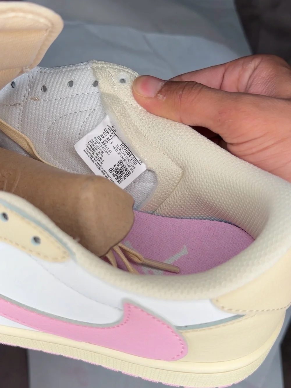Nike Women’s Low-Top Sneakers - Pink & Cream